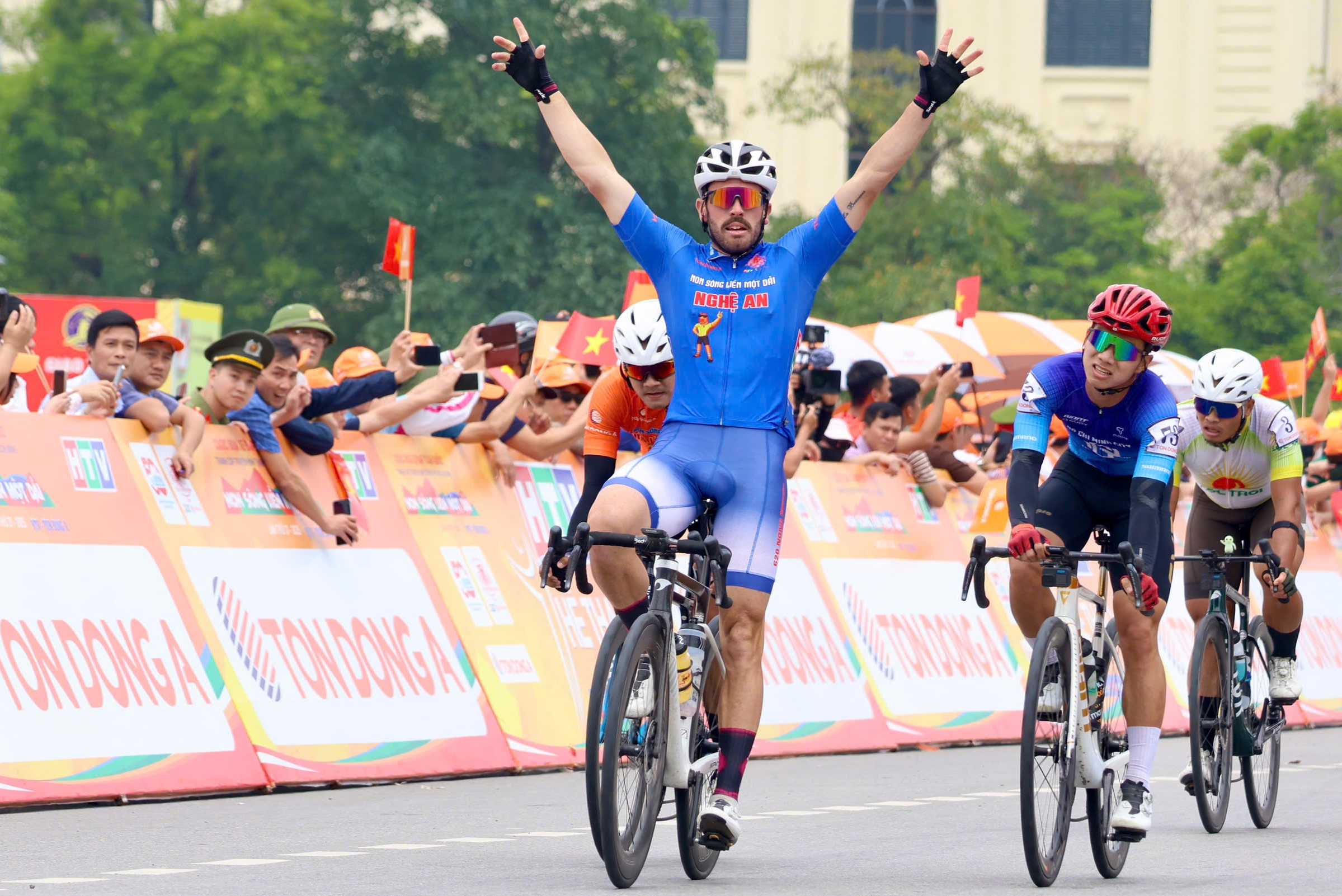 Cua-rơ New Zealand thắng chặng thứ ba giải xe đạp xuyên Việt