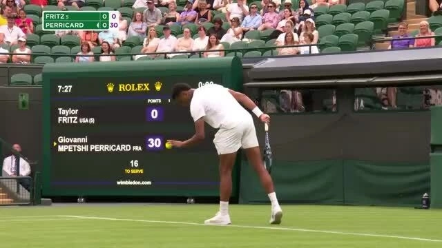 Bí mật trong những cú giao bóng mạnh nhất trên sân tennis
