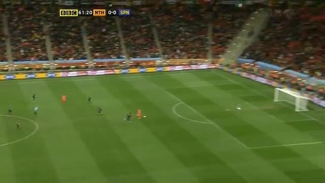 Casillas cứu thua trước Robben