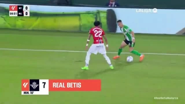 Antony lập cú đúp siêu phẩm, được ví như 'phù thủy'