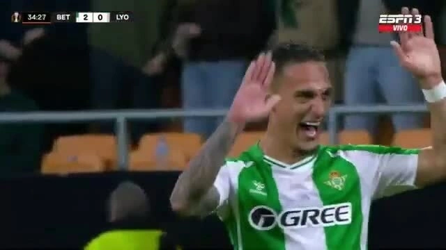 Antony tái hiện bàn thắng đầu tiên của Messi