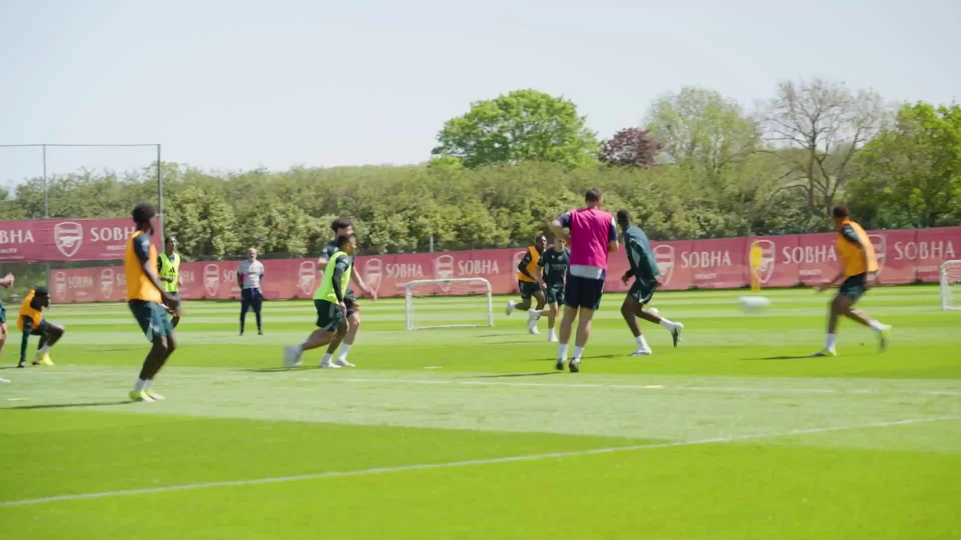 Arsenal tập luyện trước trận gặp Fulham