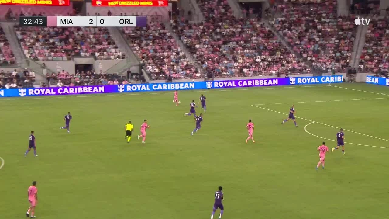 Messi ghi bàn vào lưới Orlando City