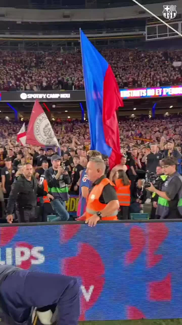 Barca ăn mừng chức vô địch La Liga
