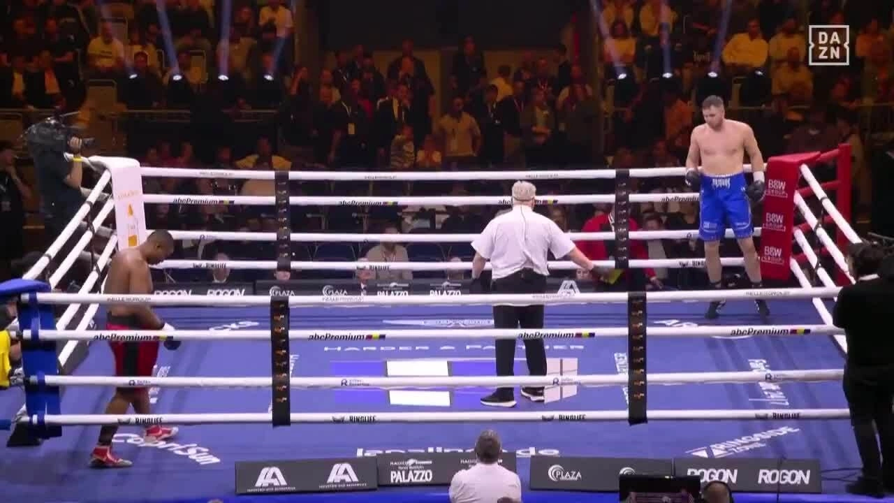 Võ sĩ quyền Anh thắng knock-out sau vài giây