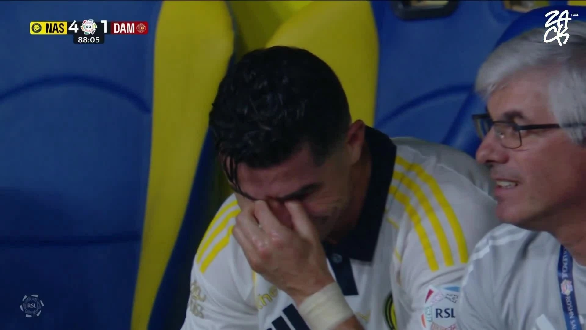 Ronaldo không ngừng khóc khi vô địch Saudi League