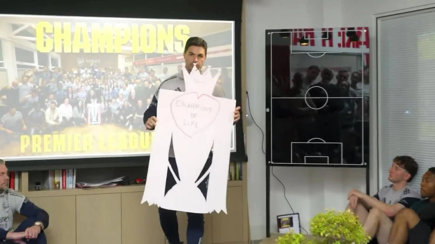 Mikel Arteta và thông điệp gửi đến các học trò sau khi vô địch Ngoại hạng Anh