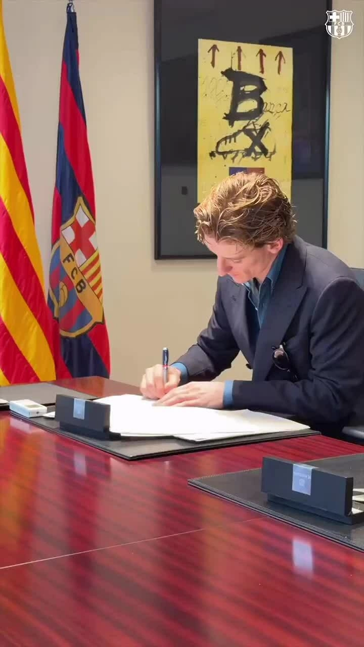 Gordon ký hợp đồng 5 năm với Barca