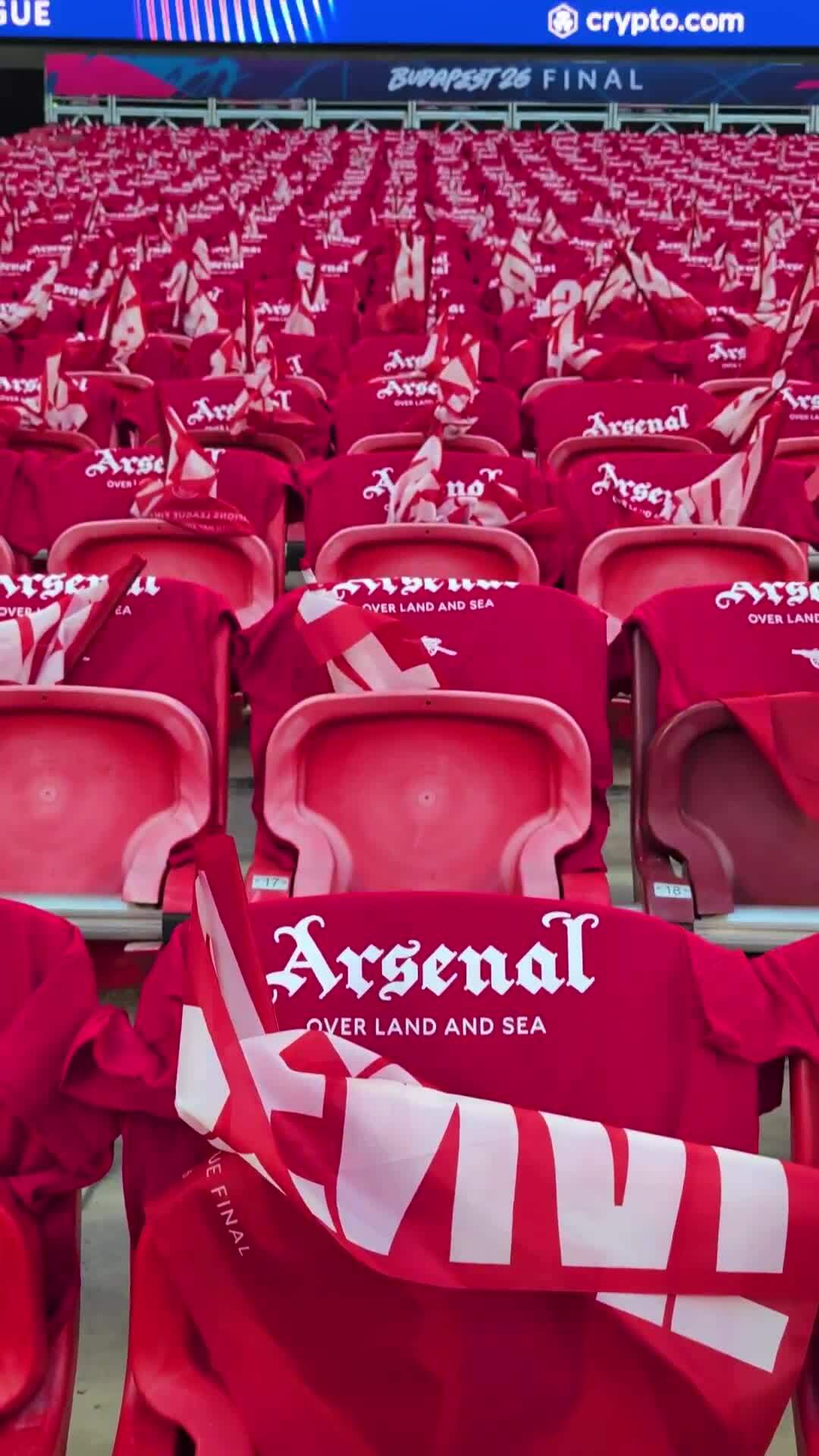 Khu vực khán đài cho CĐV Arsenal trên sân Puskas Arena