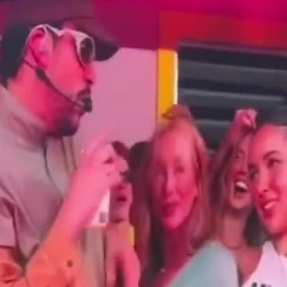Bạn gái Mbappe nhảy cùng rapper Bad Bunny