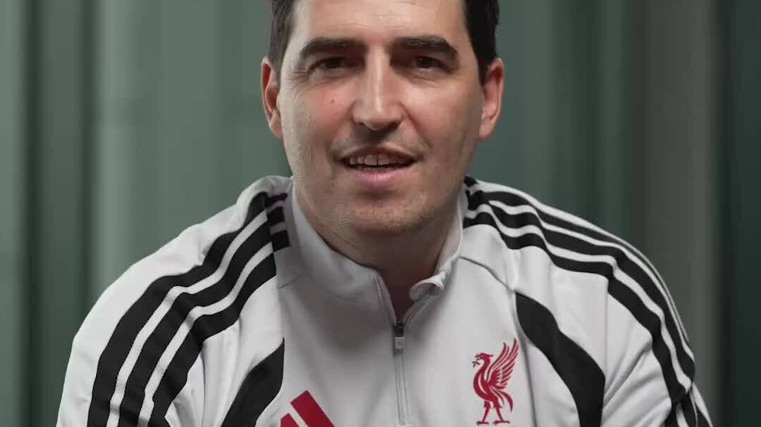 Liverpool bổ nhiệm HLV Iraola