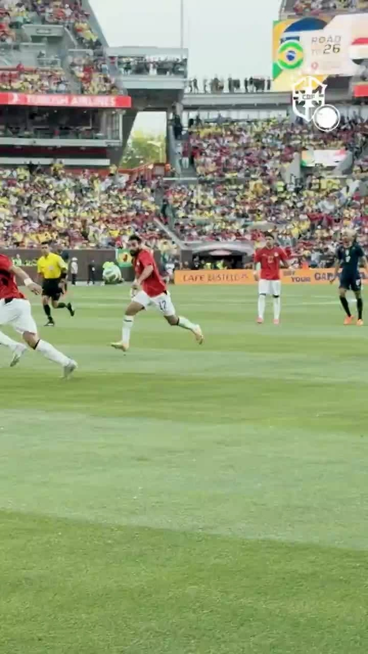 Brazil ghi bàn ấn định chiến thắng 2-1 trước Ai Cập
