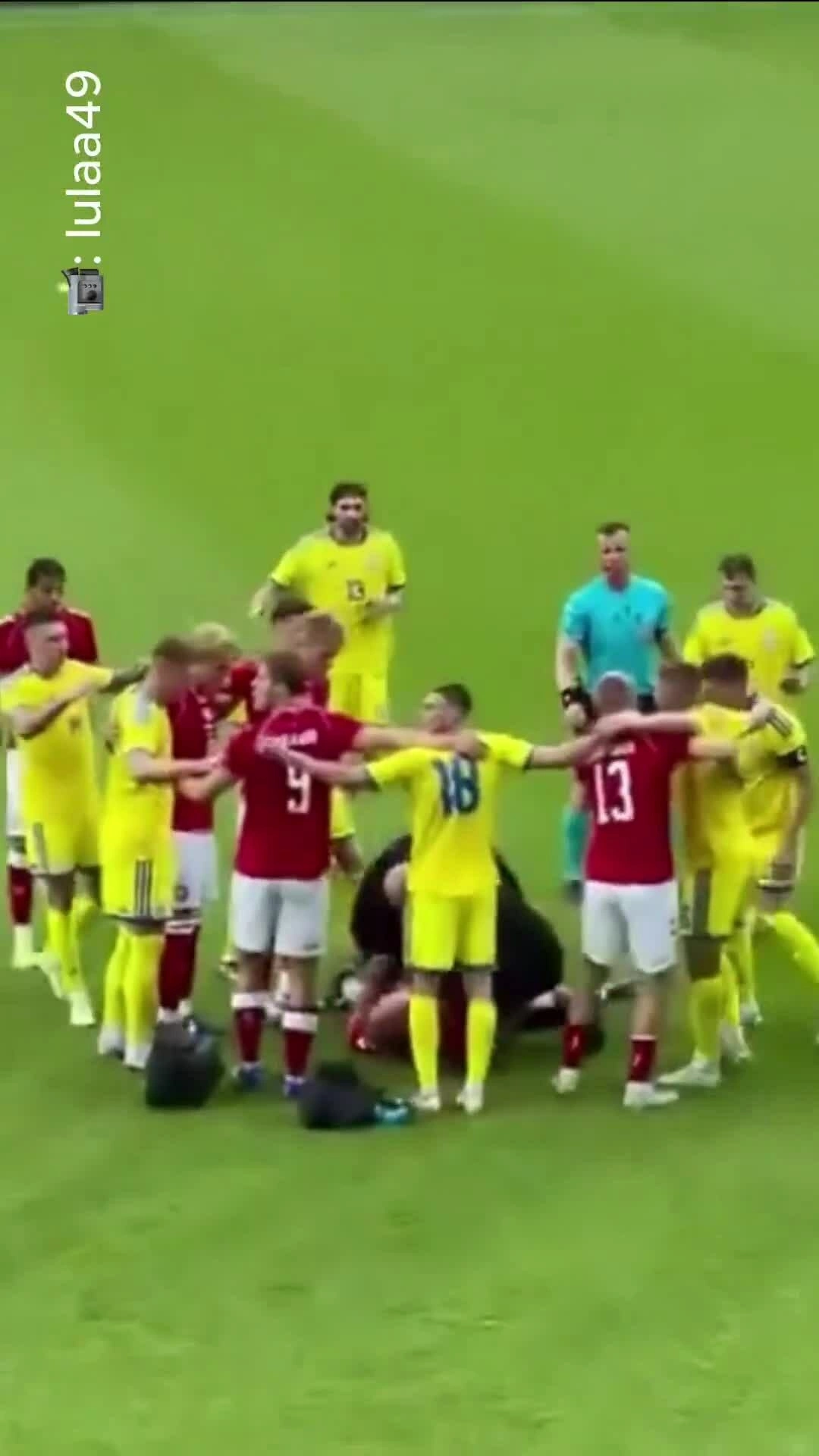 Eriksen một lần nữa đổ gục trên sân trong trận giao hữu