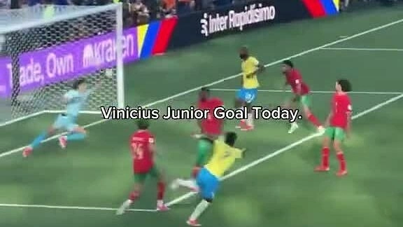 Bàn gỡ của Vinicius vào lưới Morocco