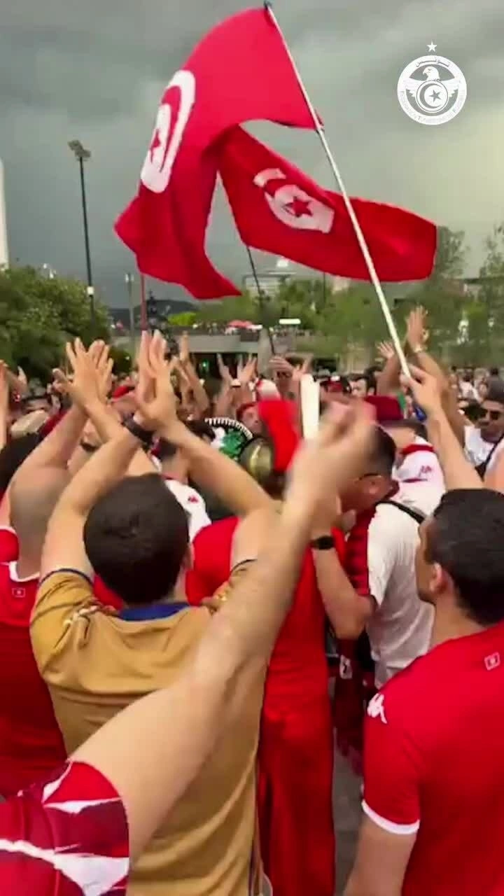 CĐV Tunisia tới sân