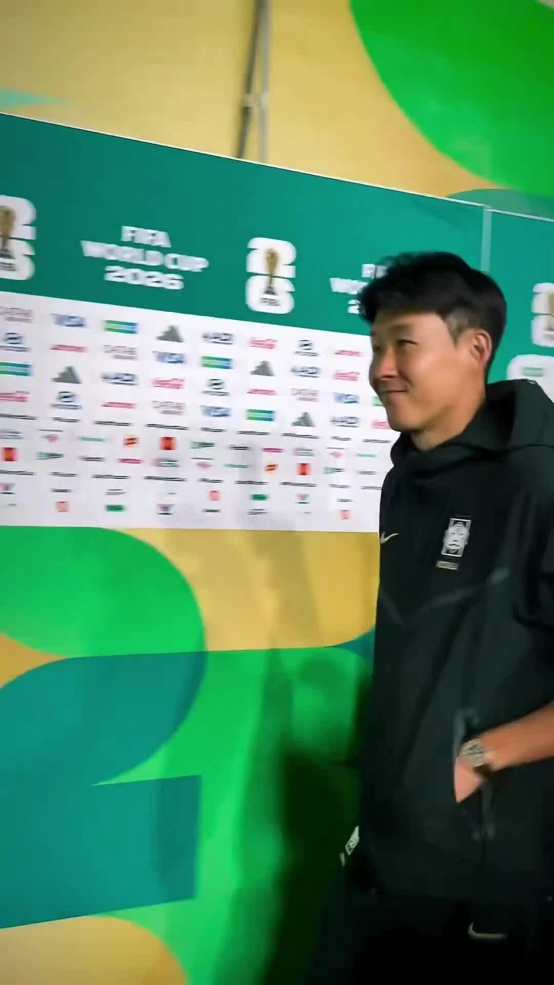 Son Heung-min không trả lời phỏng vấn sau trận