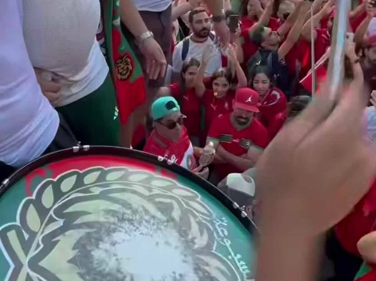 CĐV Morocco khuấy động không khí