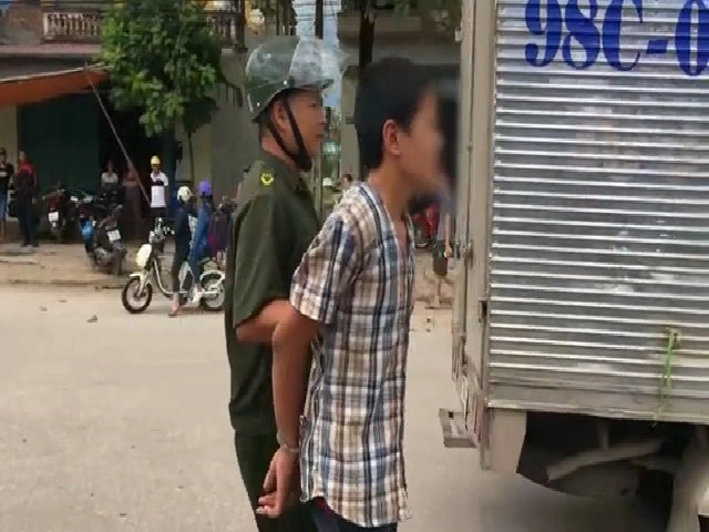 Cậu bé 13 tuổi lái xe khách gây tai nạn liên hoàn