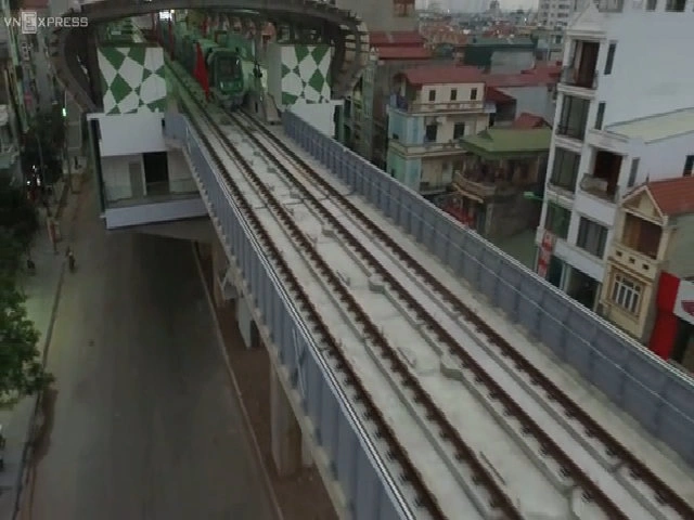 Đoàn tàu đầu tiên tuyến Cát Linh - Hà Đông