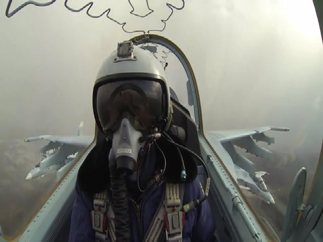 Máy bay Nga lập đội hình duyệt binh trên bầu trời Moscow