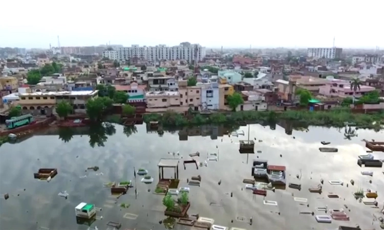 Lũ lụt ảnh hưởng 33 triệu người, Pakistan ban bố tình trạng khẩn cấp