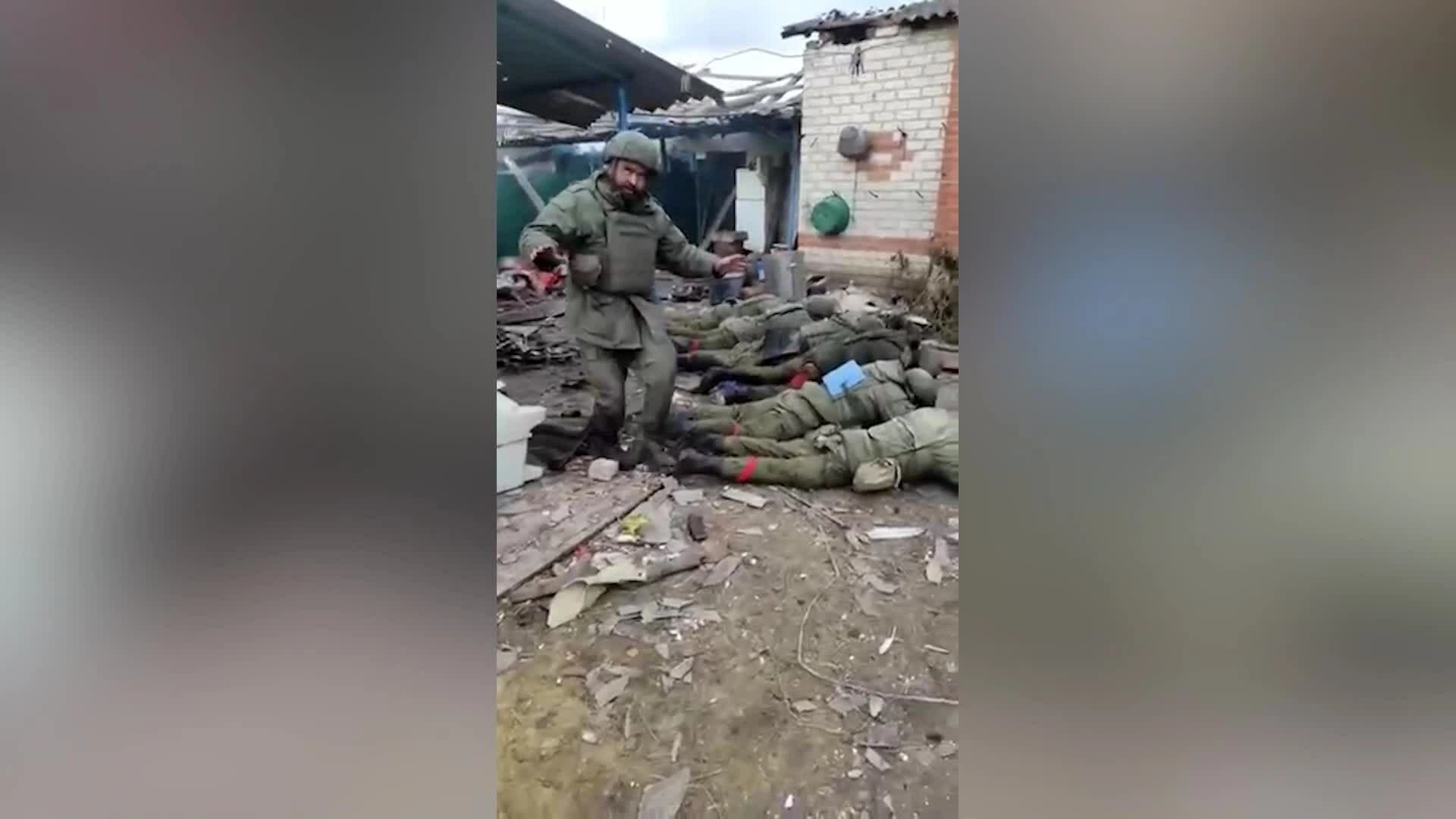 Diễn biến vụ 'lính Ukraine hành quyết hơn 10 quân nhân Nga'