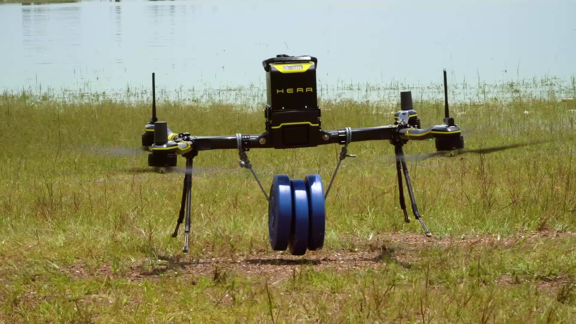 Tiến sĩ kinh tế chế tạo máy bay không người lái