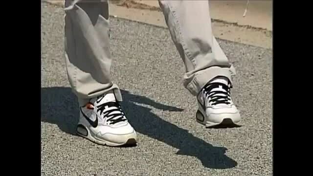 Cách cảnh sát Mỹ kiểm tra tài xế nghi say xỉn