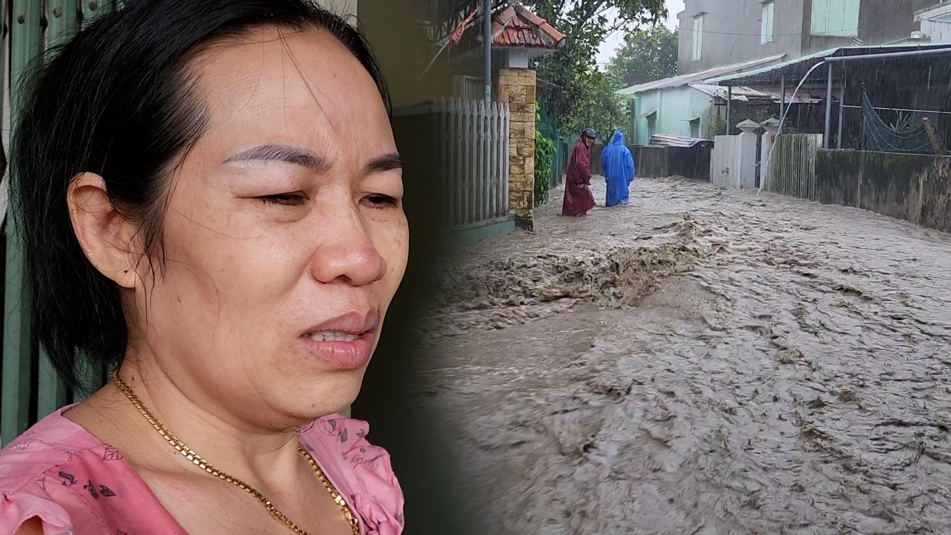 Người dân khóc khi nước cùng đất đá tràn vào nhà