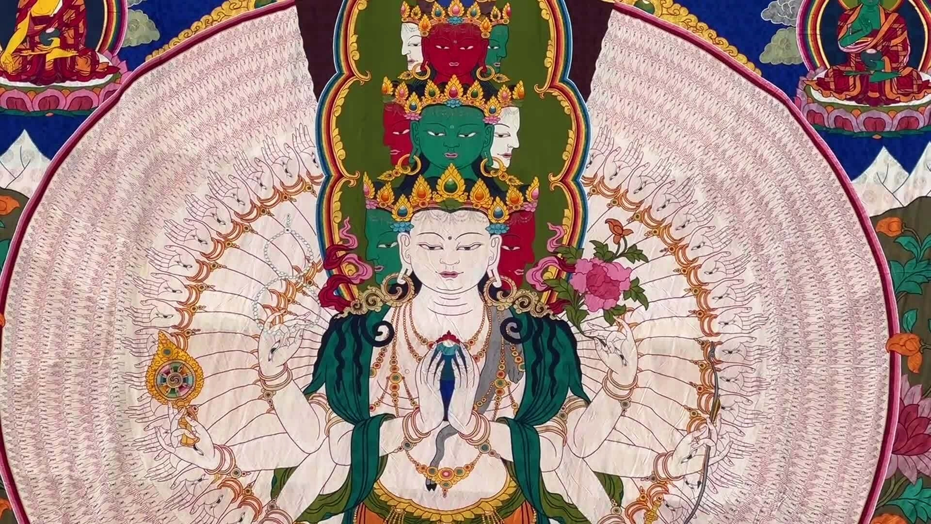Mở tranh thêu Phật cầu an trên bảo tháp Mandala