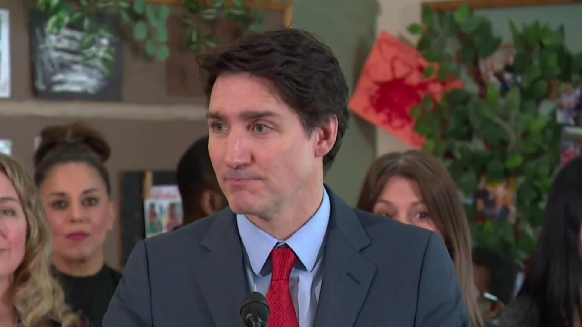 Ông Trudeau rưng rưng trong họp báo cuối nhiệm kỳ