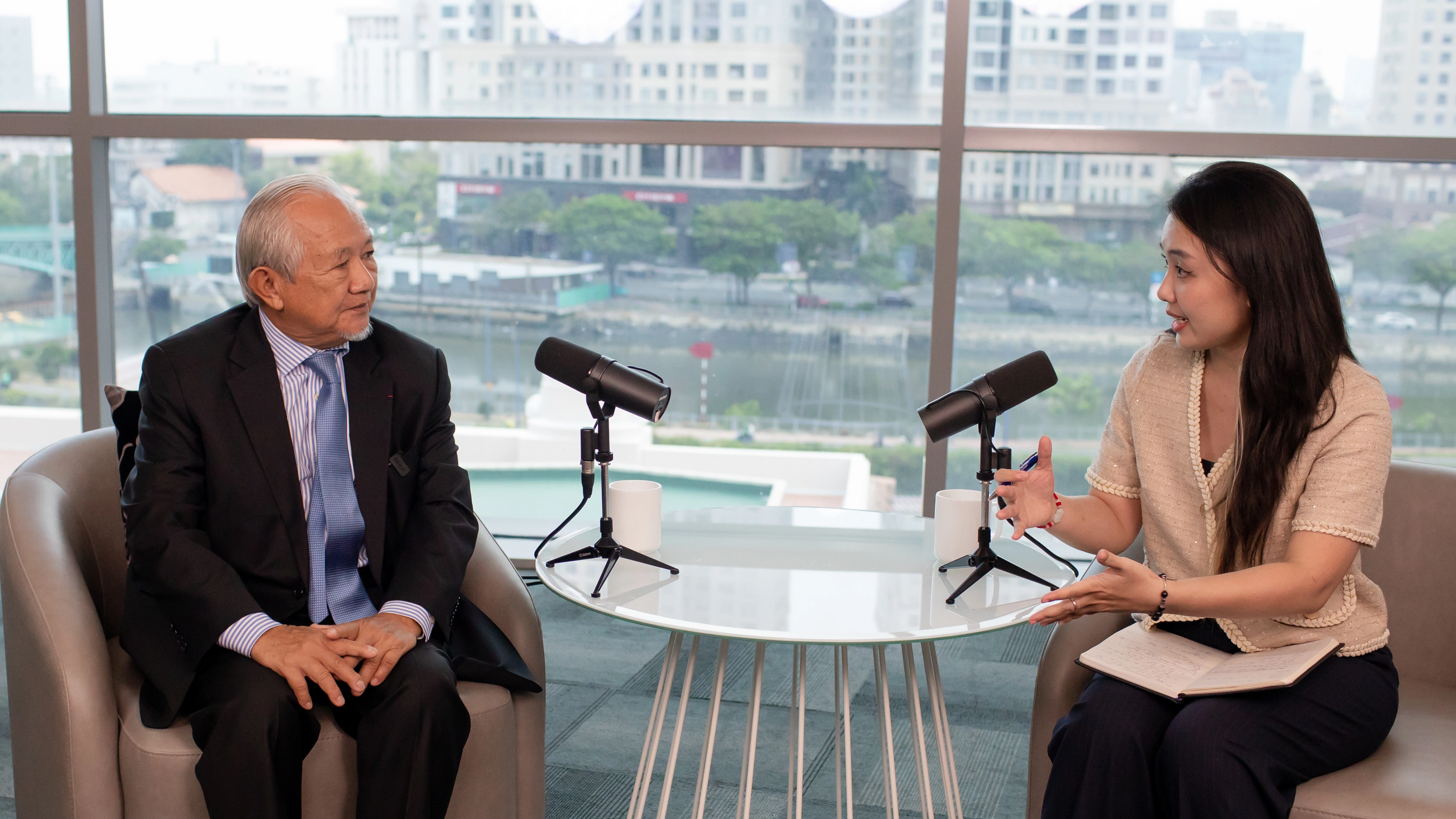 GS Phan Văn Trường: ‘Tôi như con cá hồi, ngược dòng tìm về quê hương’