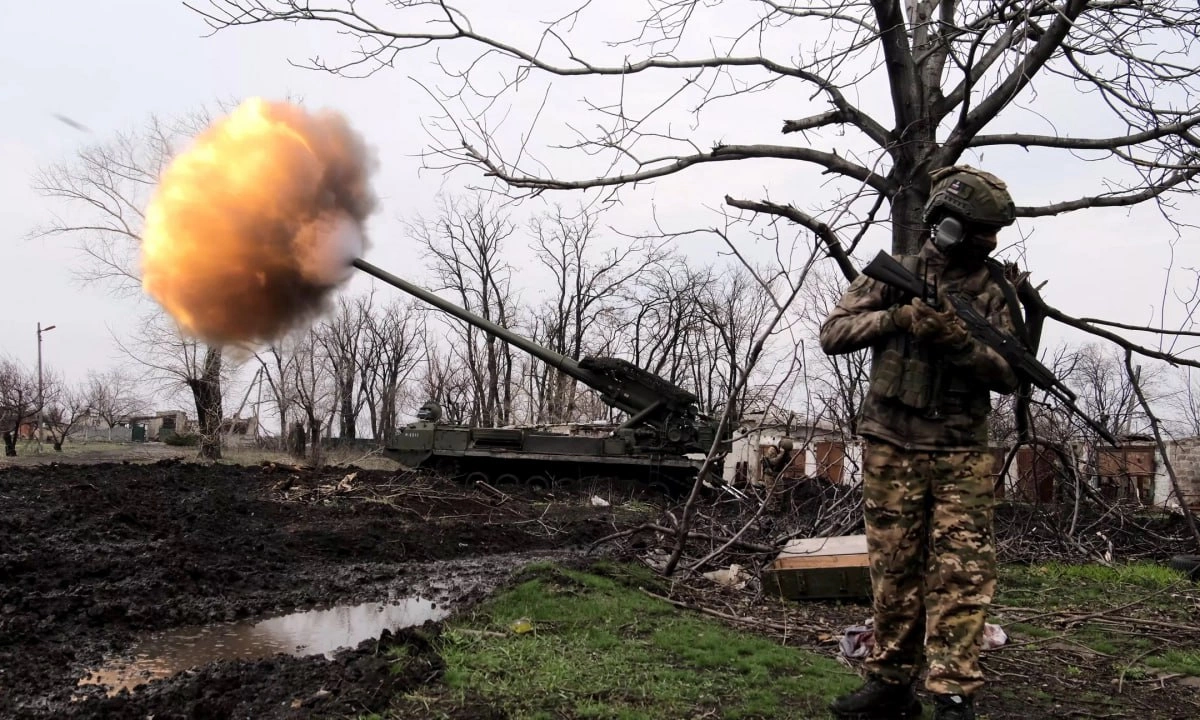 Nga triển khai UAV chỉ điểm cho siêu pháo tự hành