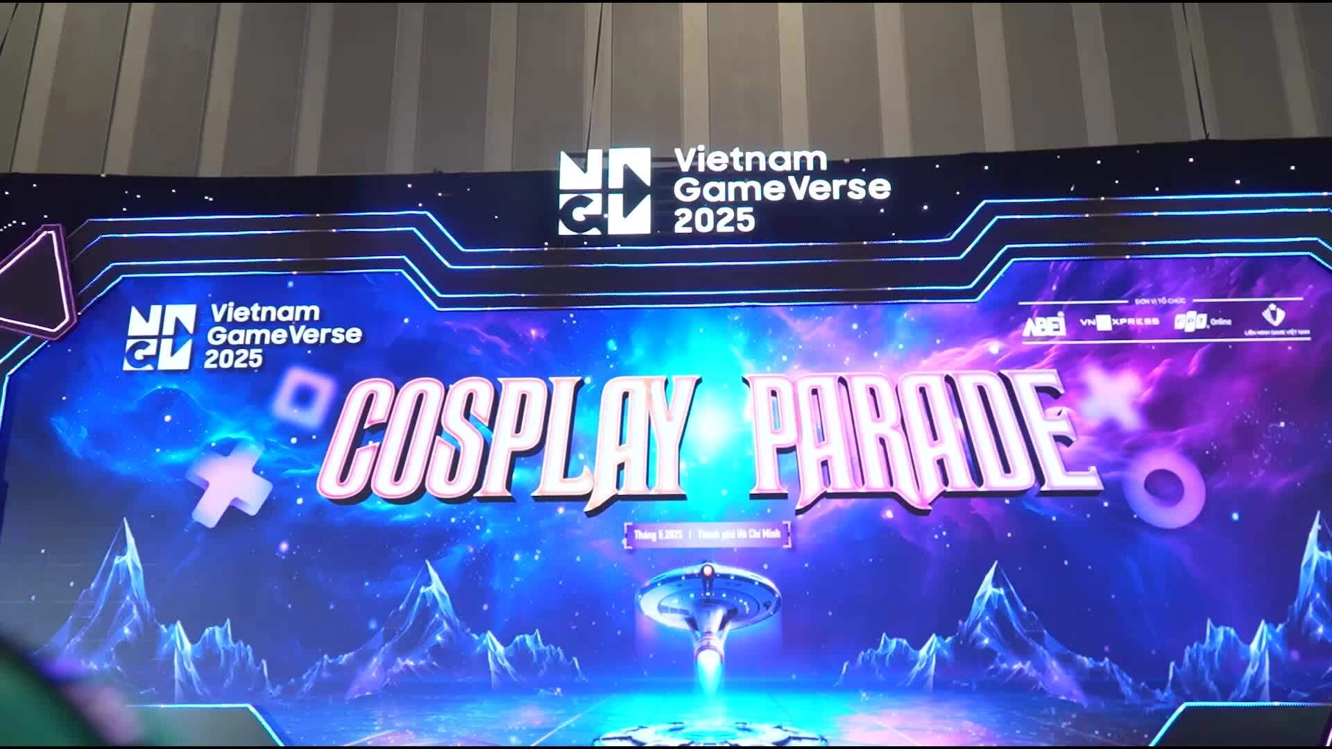 Hơn 100 cosplayer hội tụ tại Vietnam GameVerse 2025