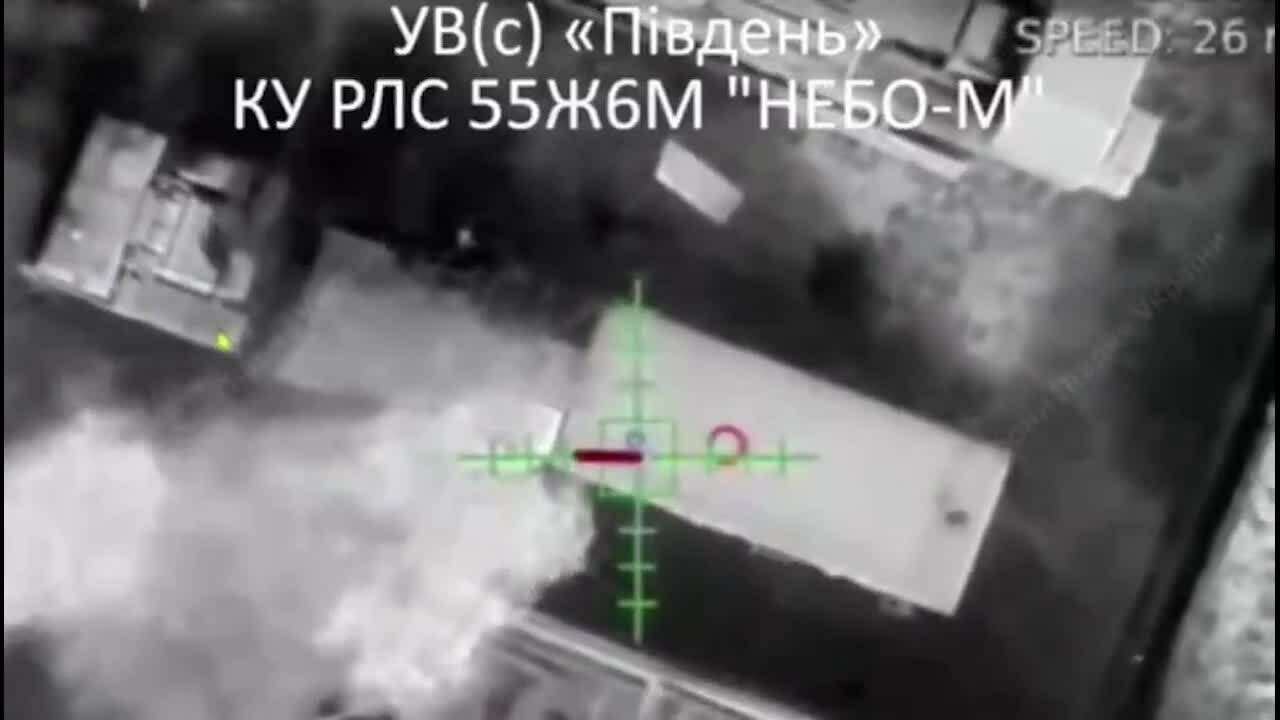 Xuồng Ukraine phóng drone tập kích radar 100 triệu USD của Nga