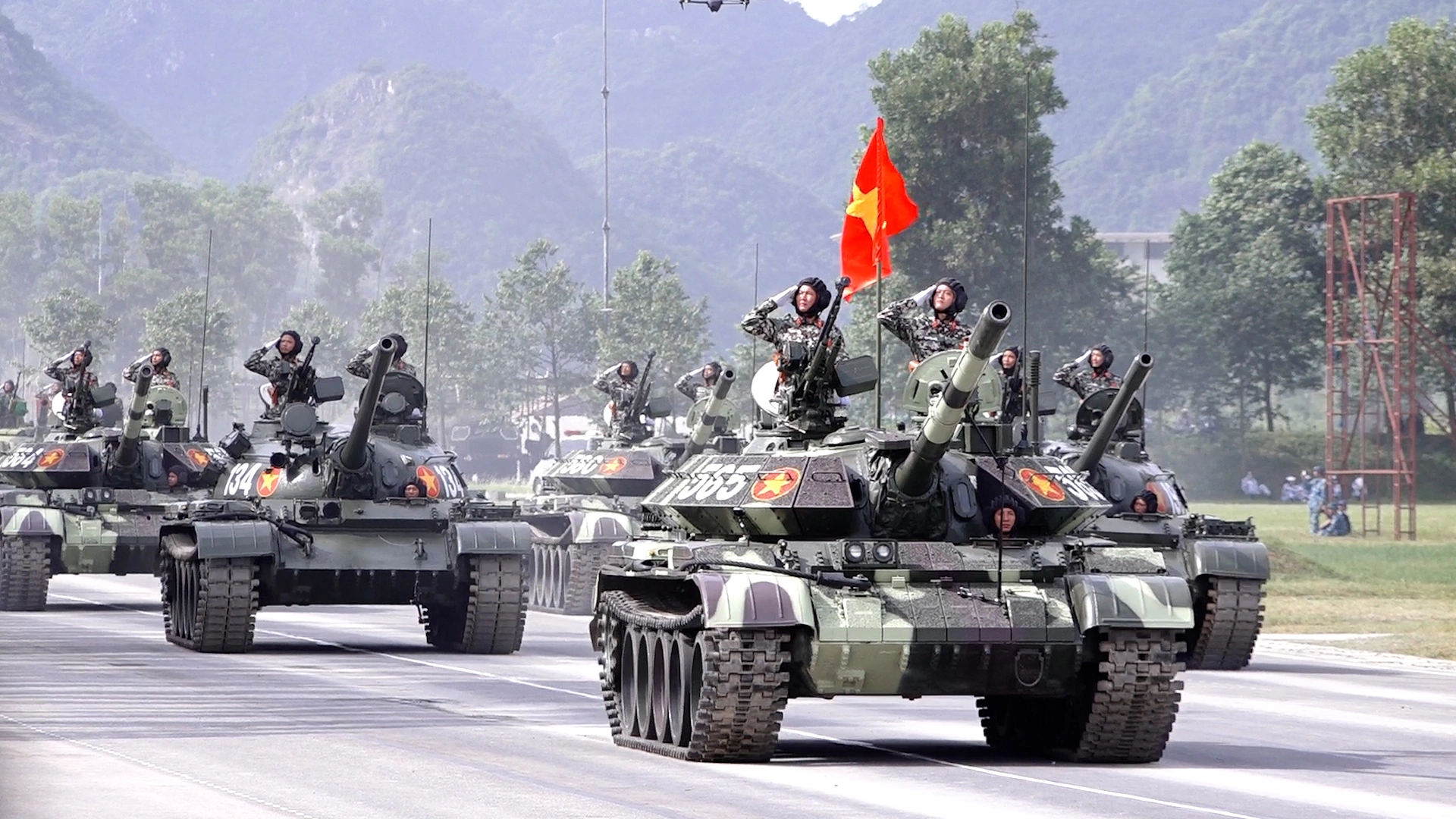 Dàn vũ khí hạng nặng của quân đội trong buổi hợp luyện lần 2 A80