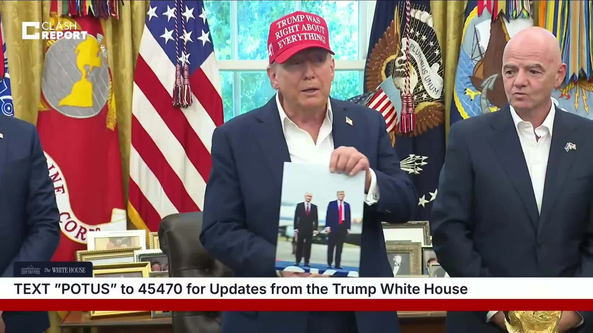 Tổng thống Trump khoe ảnh do ông Putin tặng