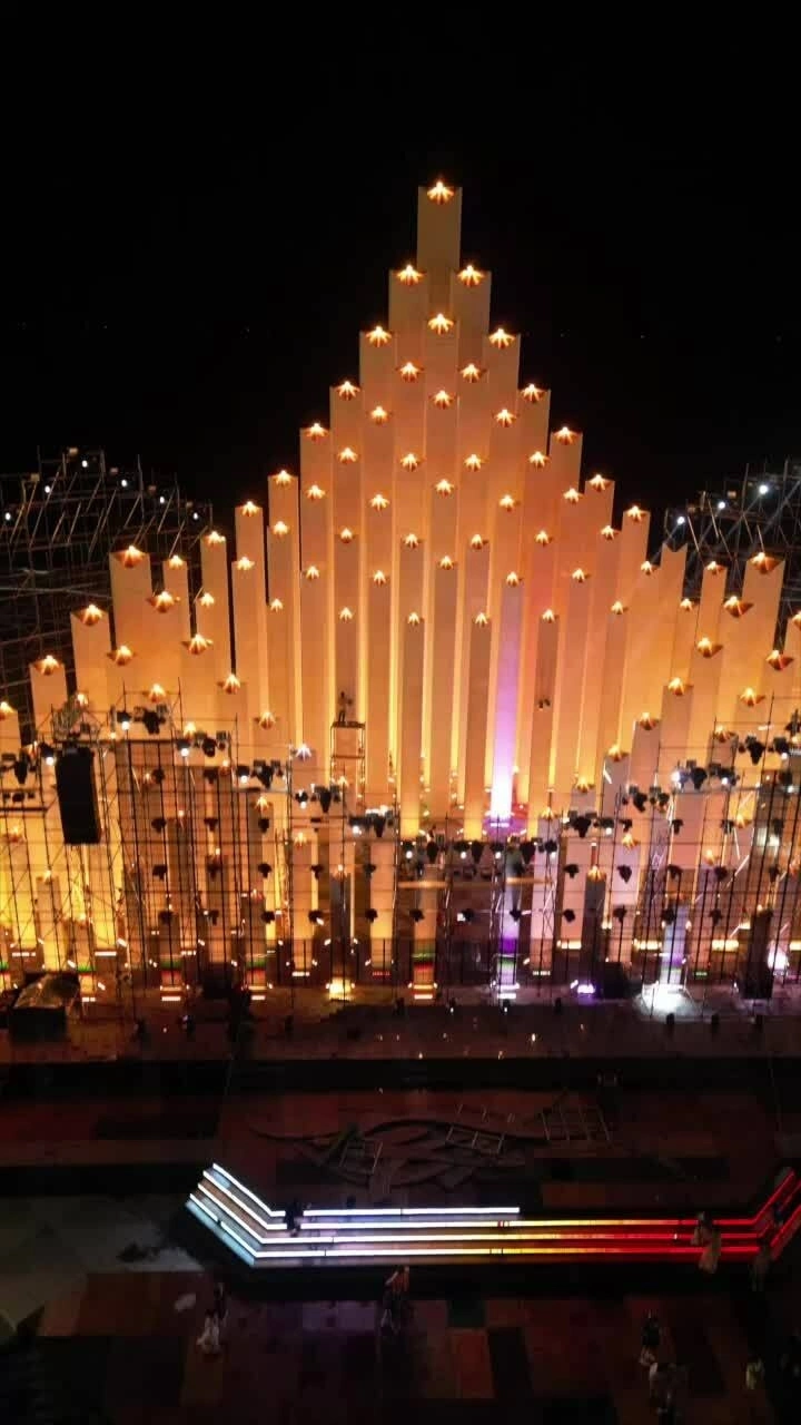 Tháp Tam Thắng trong đêm vận hành