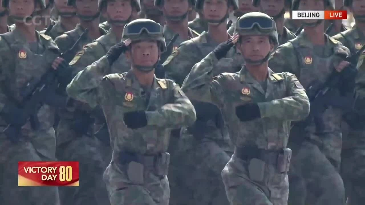 Binh sĩ Trung Quốc diễu duyệt tại lễ duyệt binh