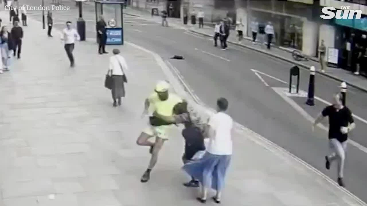 Tên trộm 'Lọ Lem' bị tóm vì rớt giày ở hiện trường