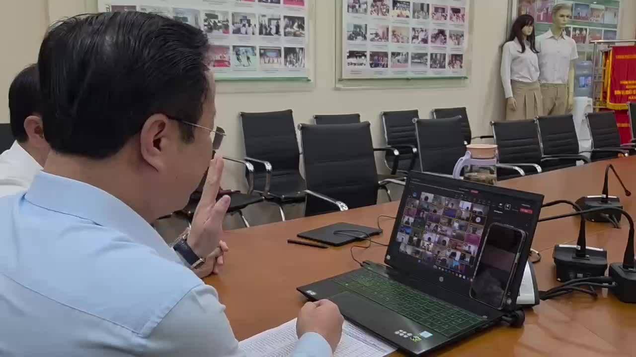 Sở Giáo dục và Đào tạo Hà Nội đi kiểm tra trên địa bàn