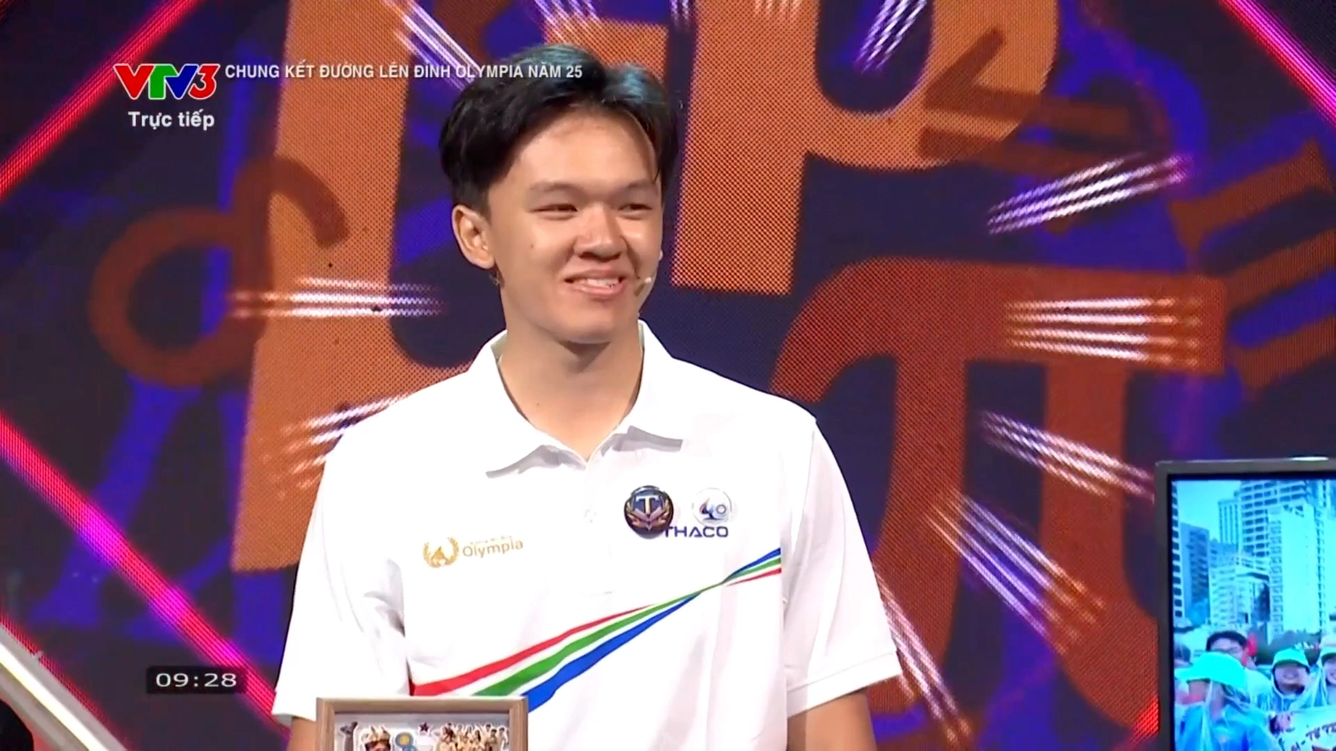 Thanh Tùng trả lời Vượt chướng ngại vật