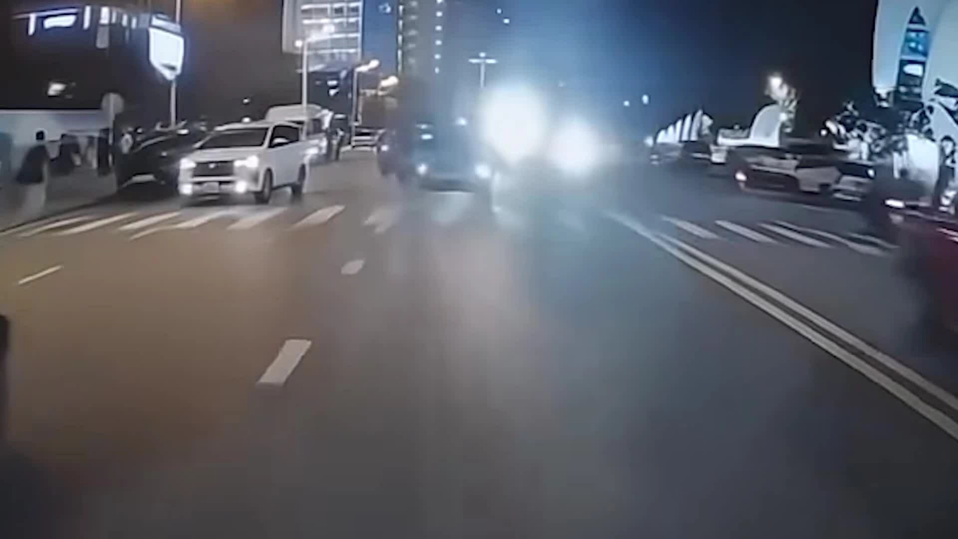 Đánh tài xế taxi tới tấp sau va chạm ở Nha Trang