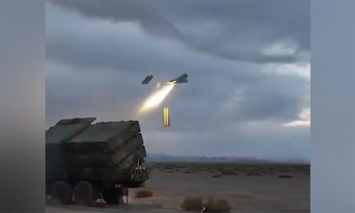 Lính Trung Quốc diễn tập phóng phi cơ giống UAV tự sát Iran