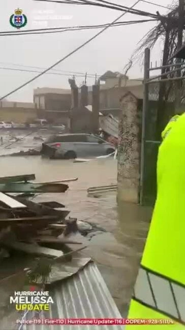 Bão 'quái vật' mạnh nhất thế giới Melissa tàn phá Jamaica