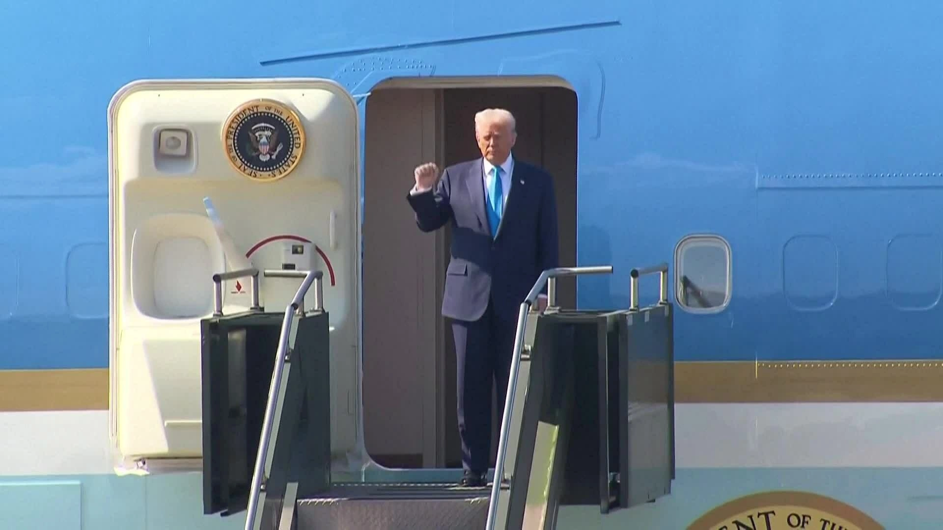 Hàn Quốc sẽ trao tặng ông Trump vương miện vàng