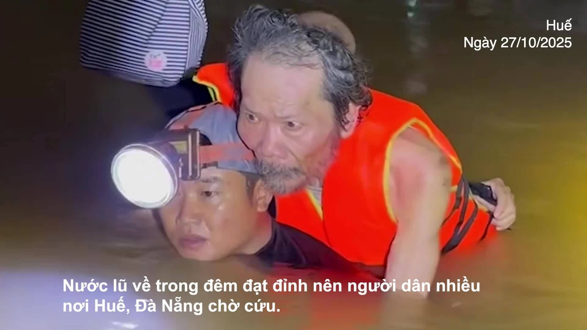 Video mưa lũ miền Trung