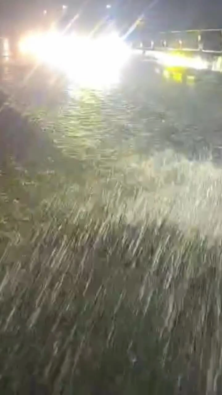 Cao tốc Vĩnh Hảo – Phan Thiết bị ngập nước trong đêm