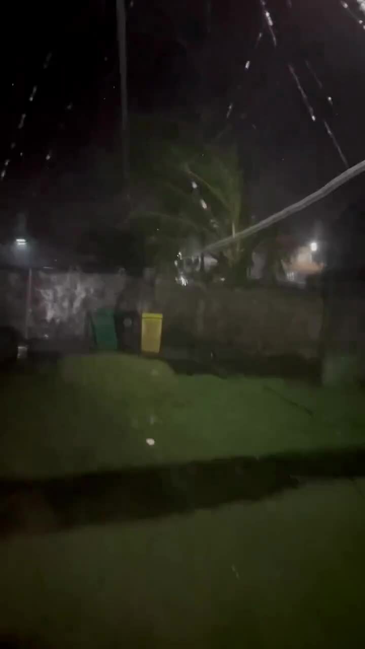 Siêu bão Fung Wong đổ bộ Philippines