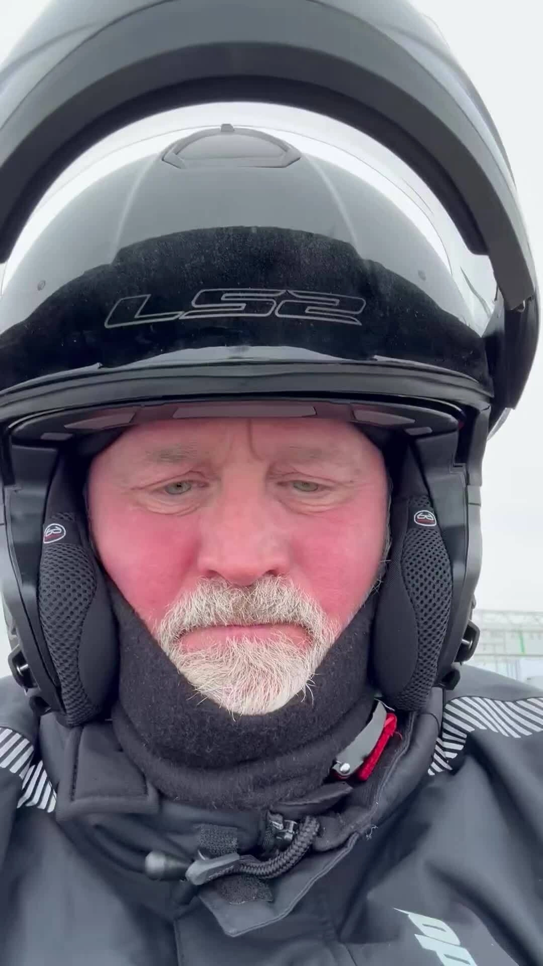 Nghị sĩ Mỹ lái môtô 1.500 km để kịp bỏ phiếu